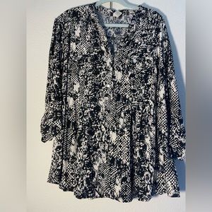 Woman’s Blouse🖤🤍